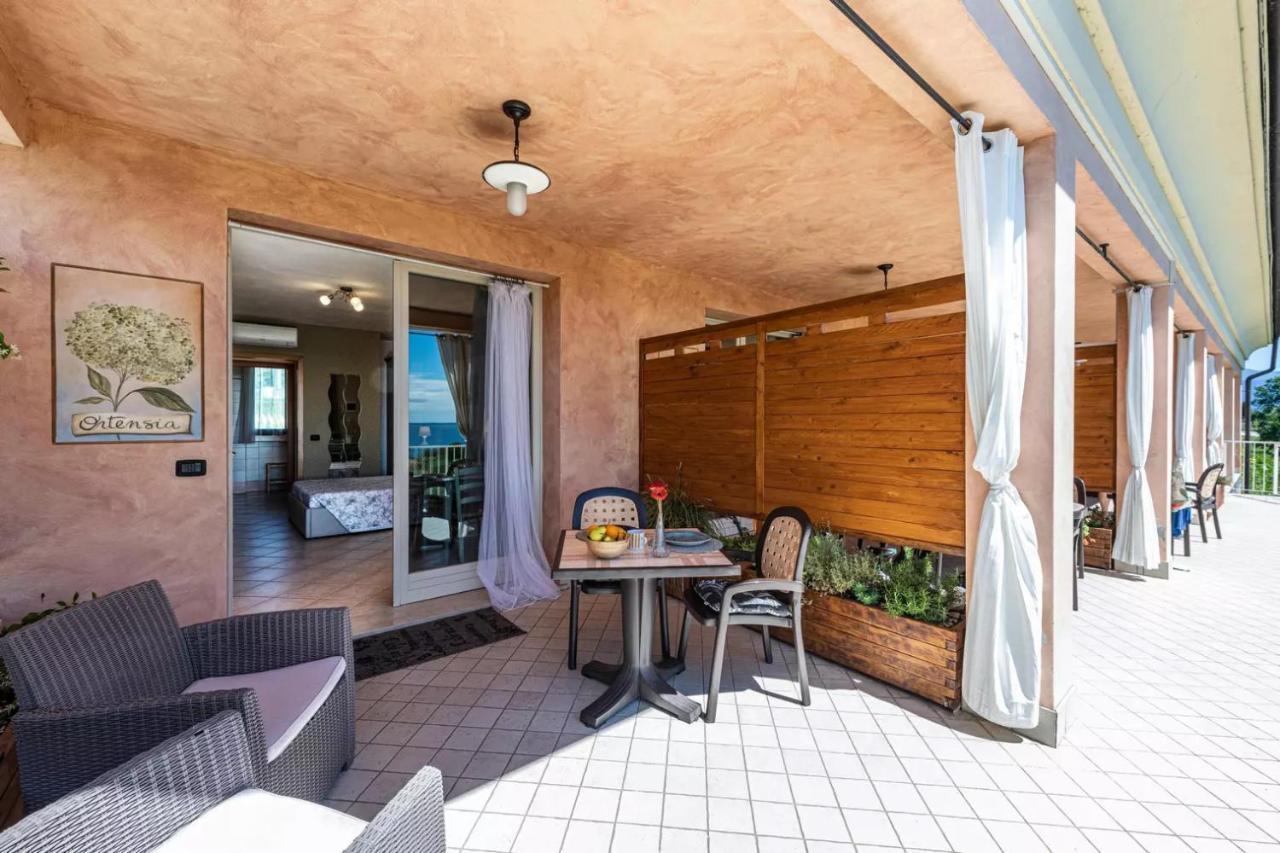 Residence Il Fiore Del Garda Manerba del Garda Kültér fotó